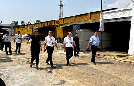 Government and Enterprises Work Together to Promote Development | Leaders of Xingyang City Conduct In-Depth Inspection and Guidance at 'Huasheng Amusement Equipment' Factory