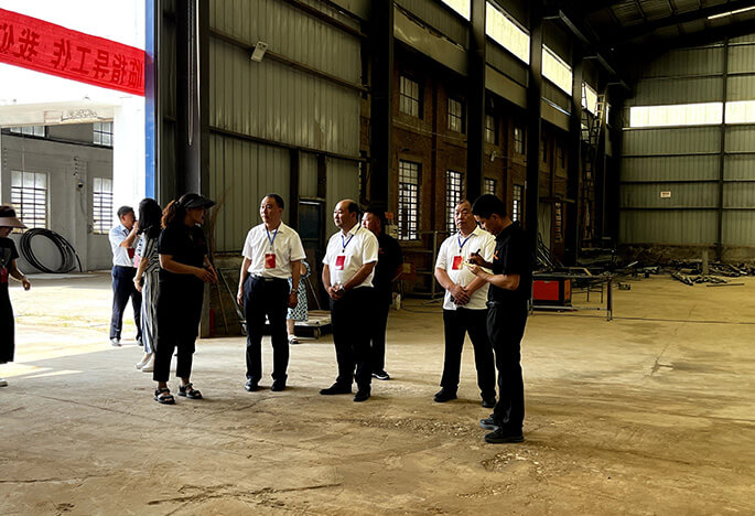 Jinzhimeng-amusement-equipment-Xingyang-leaders-inspection-02