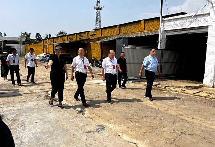 Jinzhimeng-amusement-equipment-Xingyang-leaders-inspection-03